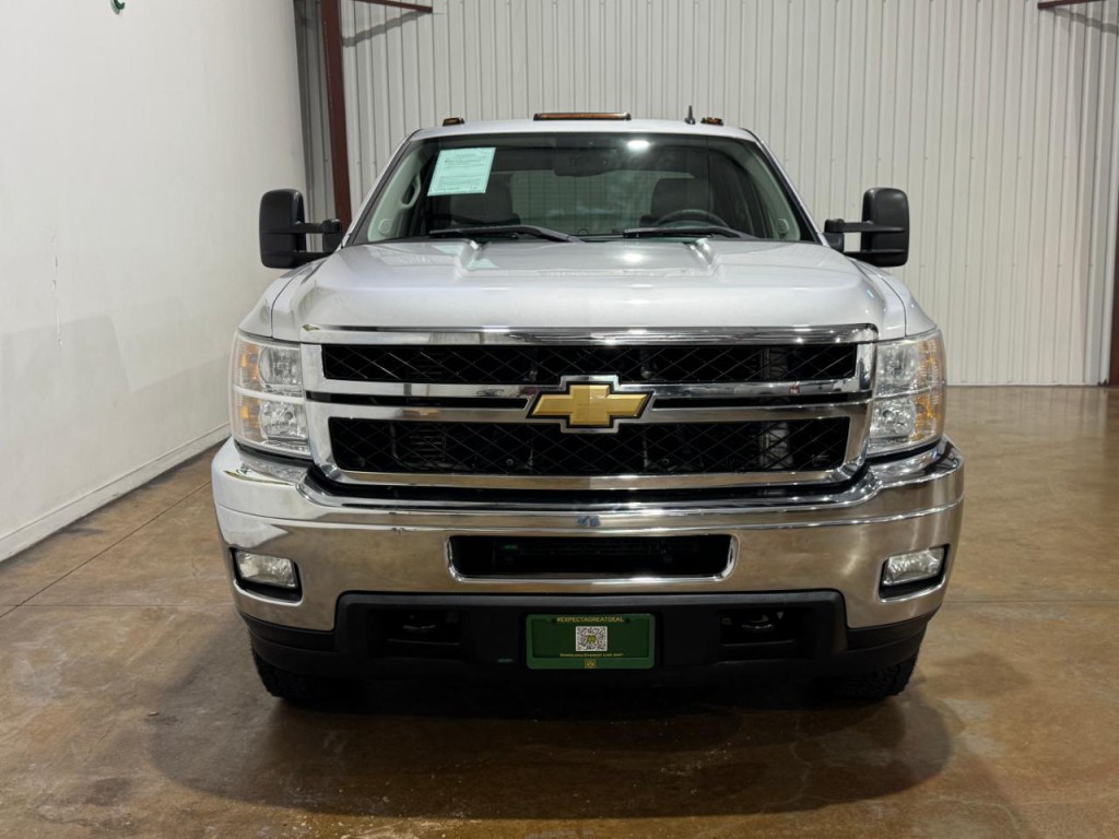 2011 Chevrolet Silverado 1500 Image 2
