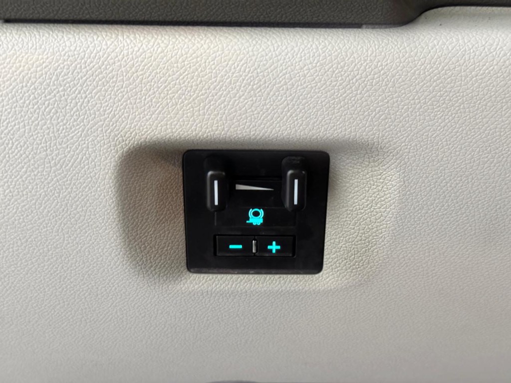 2011 Chevrolet Silverado 1500 Image 32