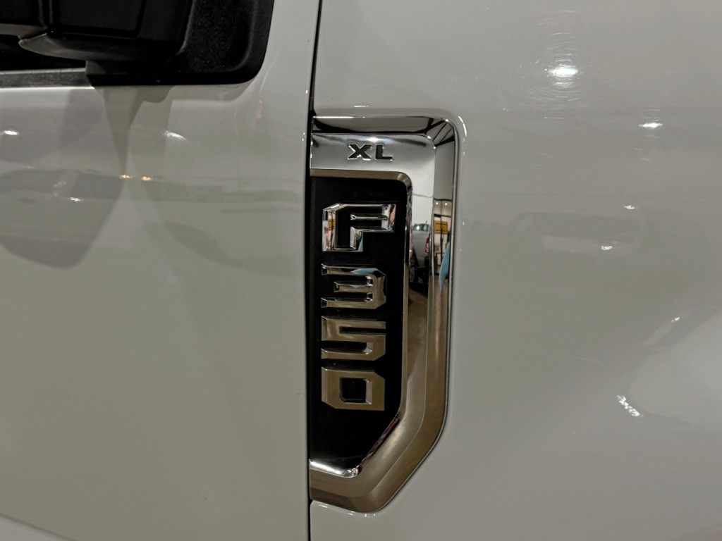 2022 Ford F-350 Image 3