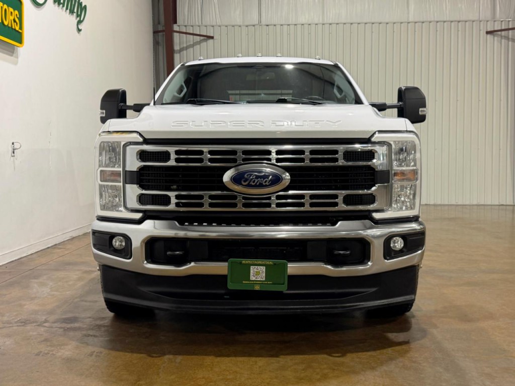 2023 Ford F-350 Image 3