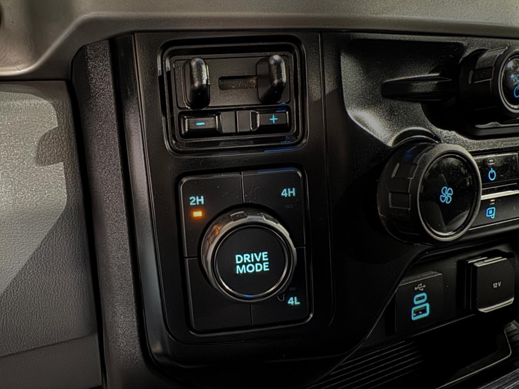 2023 Ford F-350 Image 27