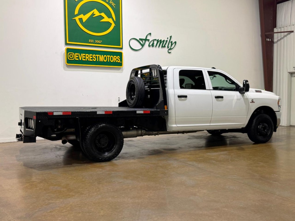 2024 RAM 3500 Image 8