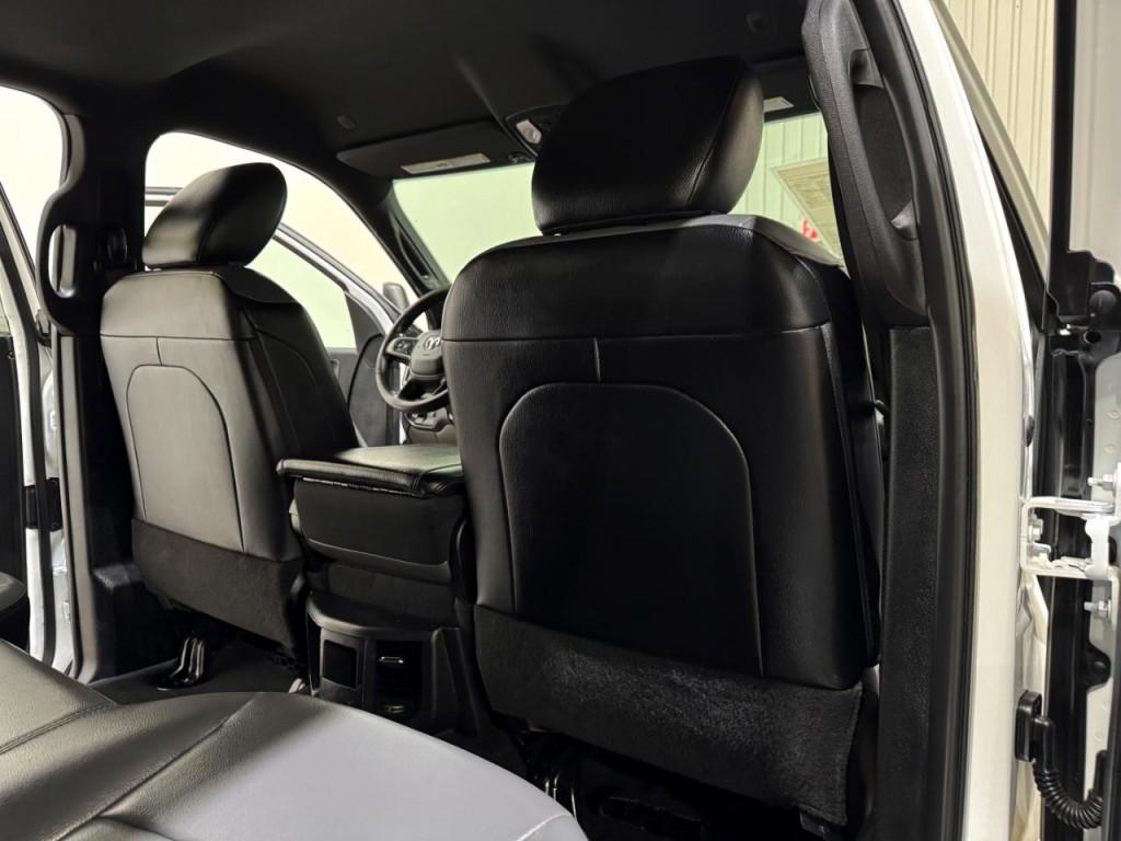 2024 RAM 3500 Image 17