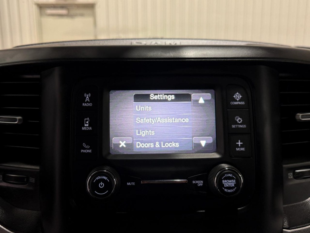 2024 RAM 3500 Image 38