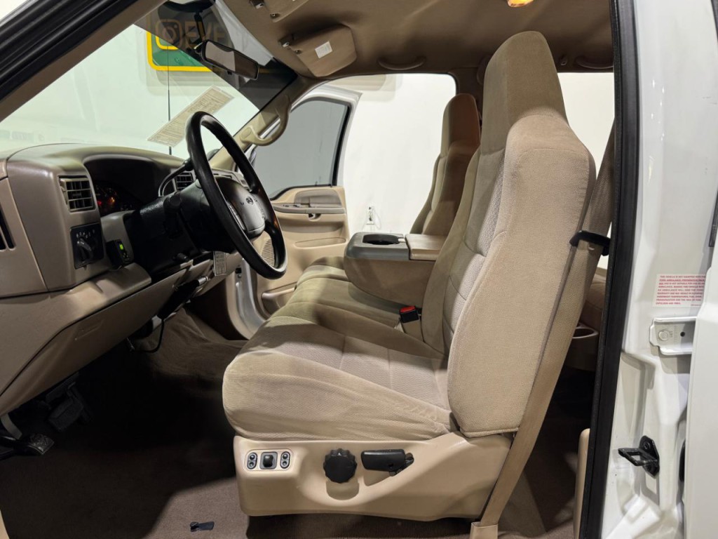 2002 Ford F-350 Image 11
