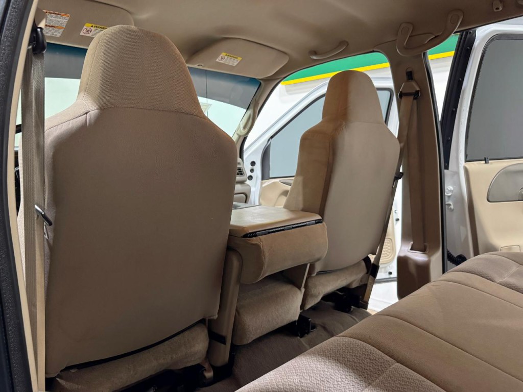 2002 Ford F-350 Image 16