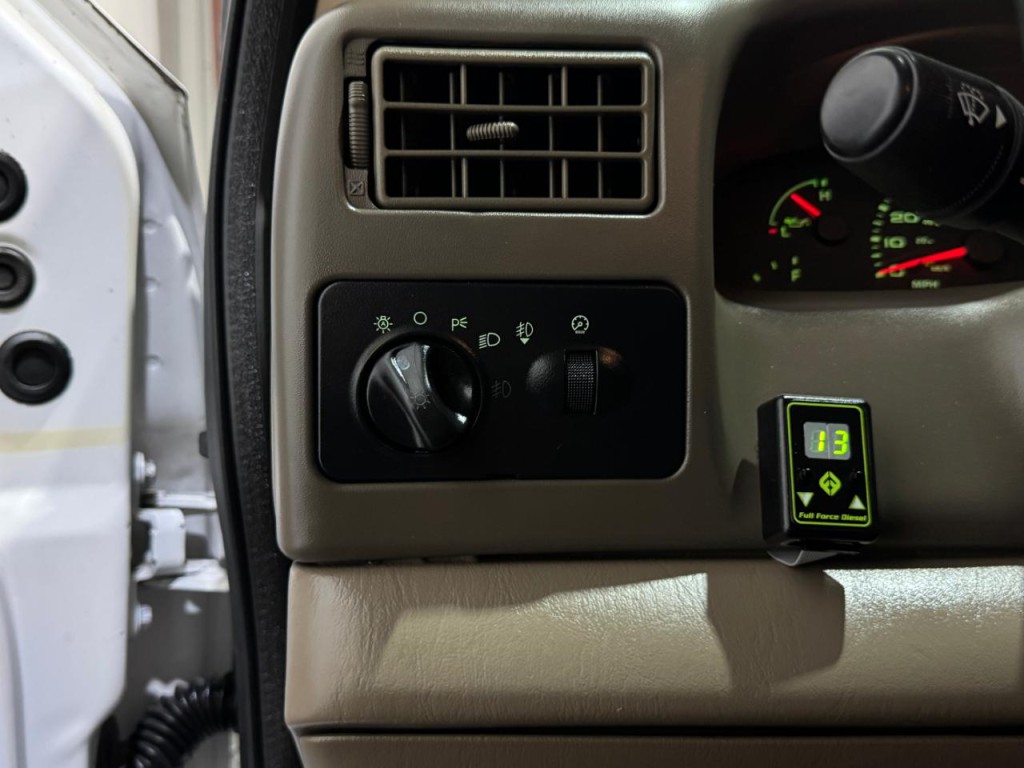 2002 Ford F-350 Image 24