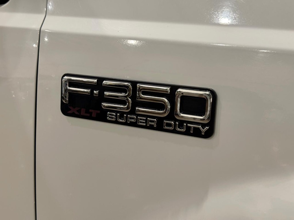 2002 Ford F-350 Image 30