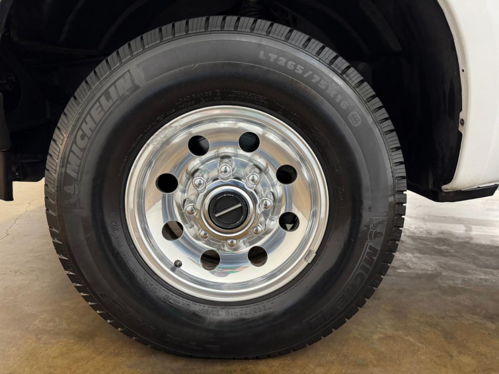 2002 Ford F-350 Image 38