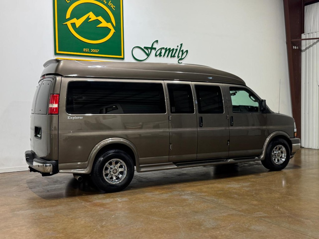 2016 Chevrolet Express Image 7