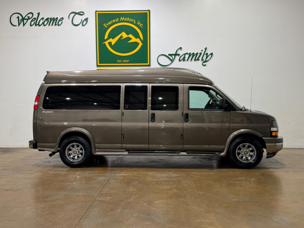 2016 Chevrolet Express Image 8