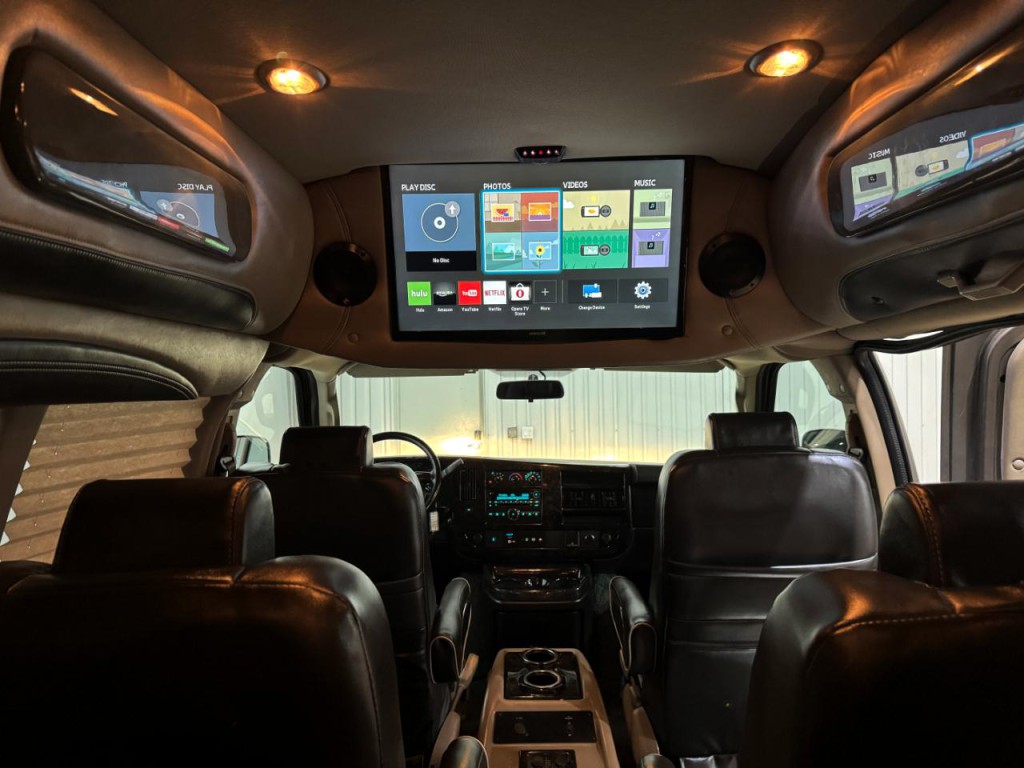 2016 Chevrolet Express Image 16