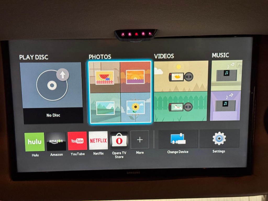 2016 Chevrolet Express Image 19