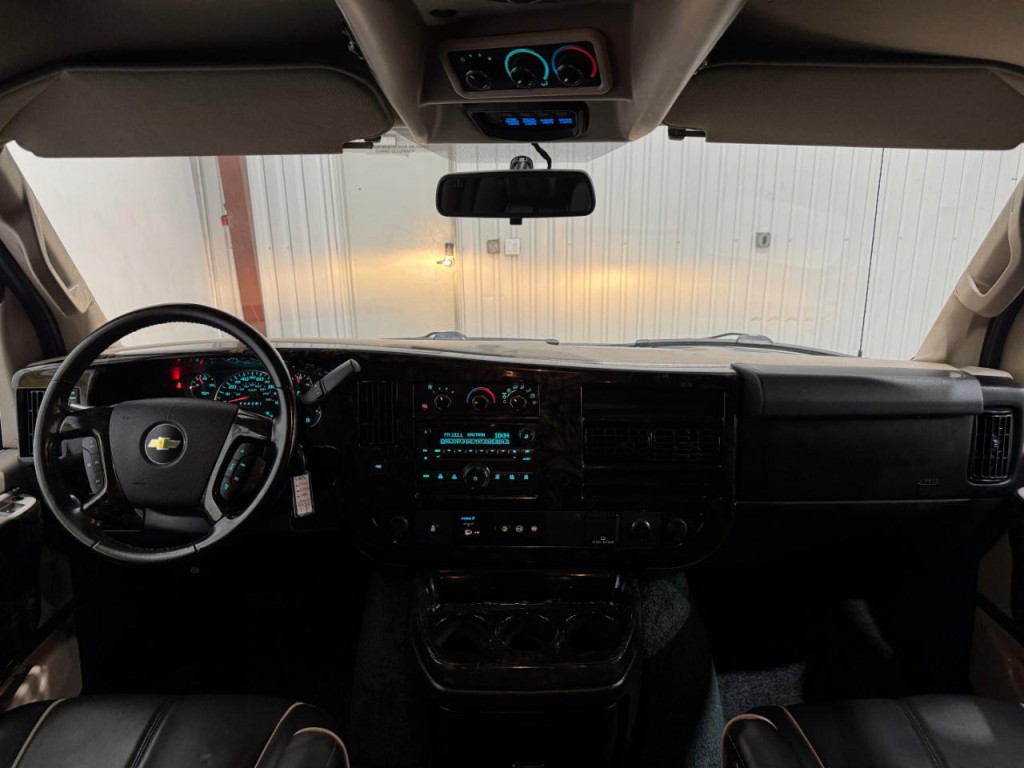 2016 Chevrolet Express Image 20