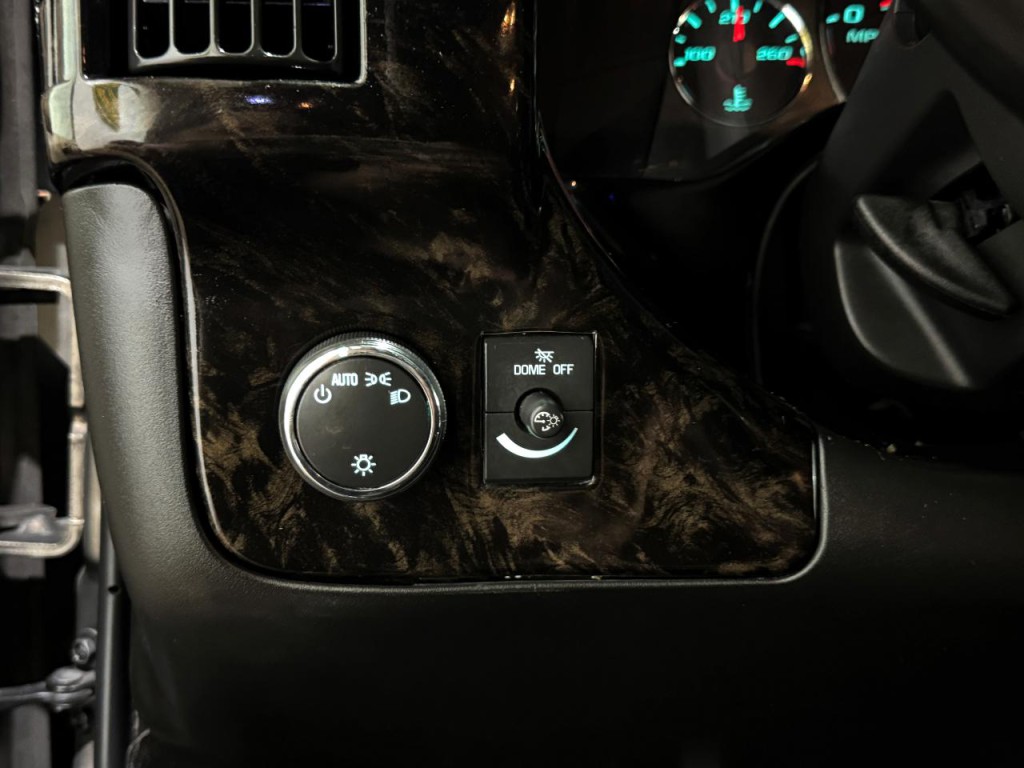 2016 Chevrolet Express Image 22