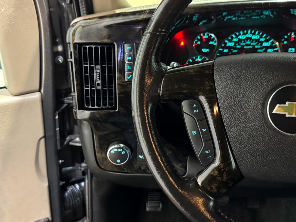2016 Chevrolet Express Image 24