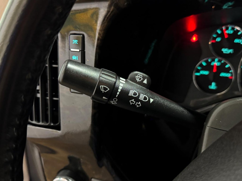 2016 Chevrolet Express Image 26