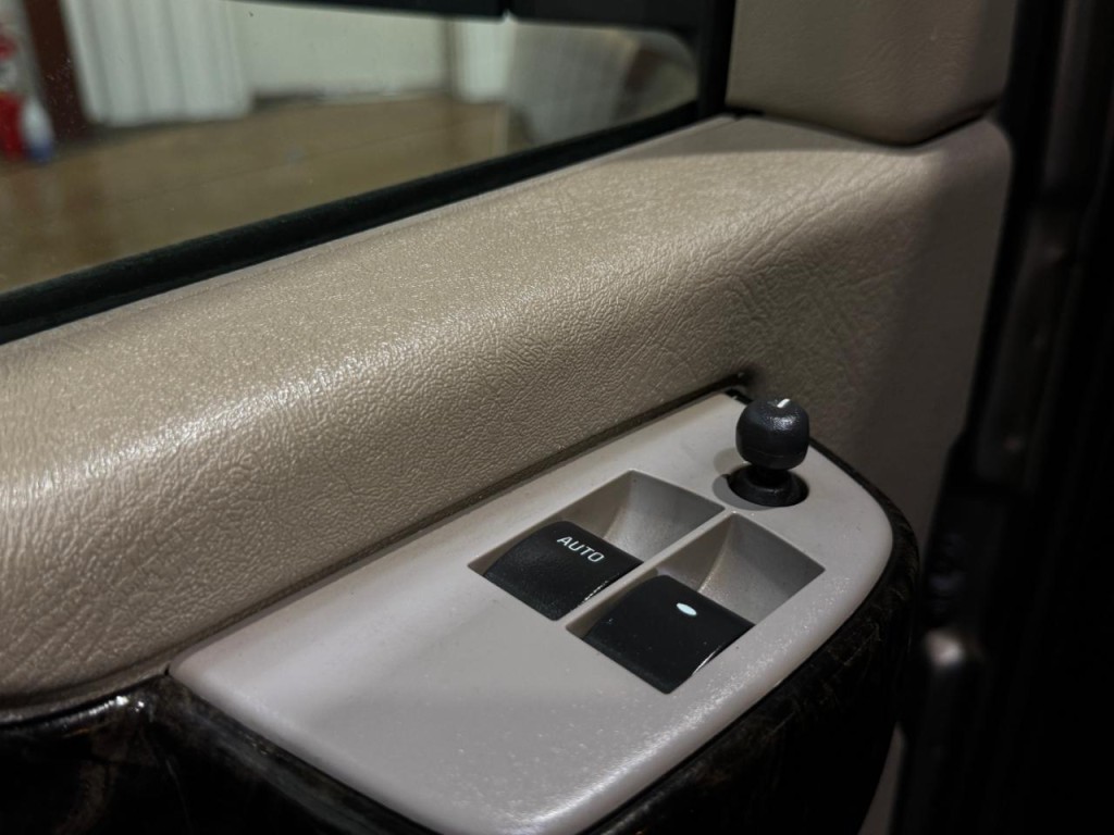 2016 Chevrolet Express Image 31