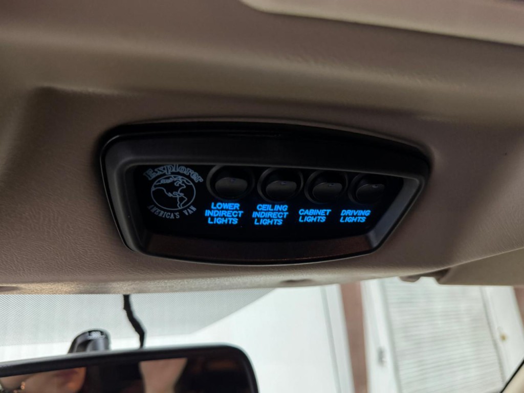 2016 Chevrolet Express Image 32