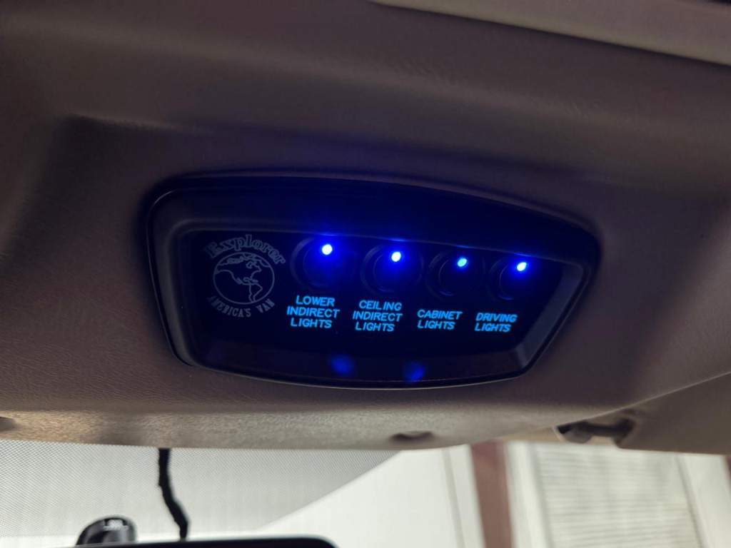 2016 Chevrolet Express Image 33