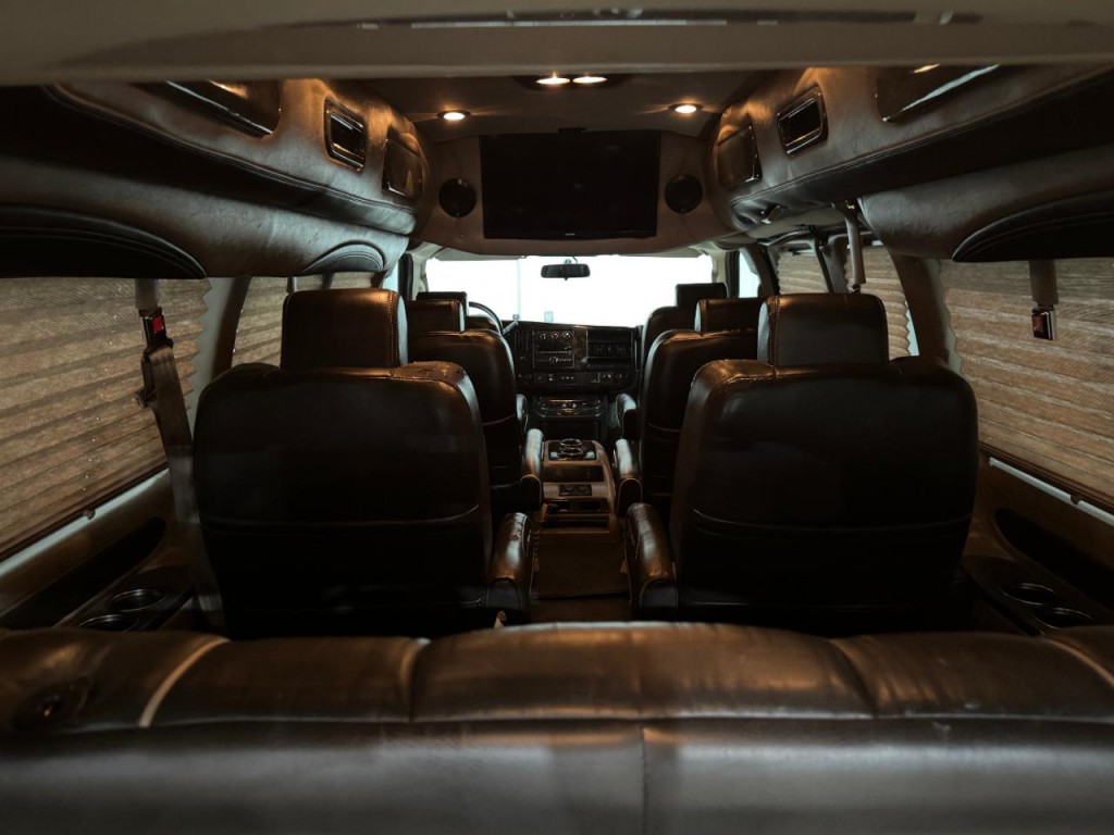 2016 Chevrolet Express Image 39