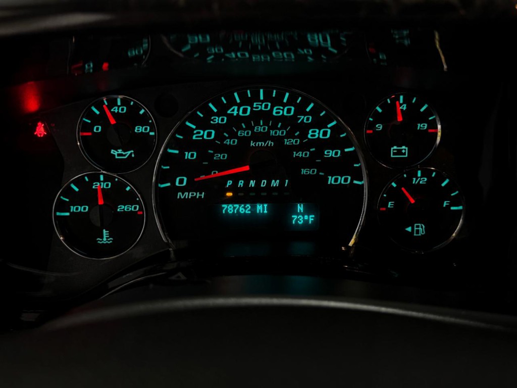 2016 Chevrolet Express Image 41