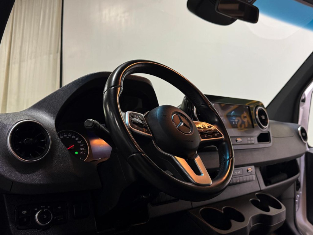 2023 Mercedes-Benz Sprinter Image 9