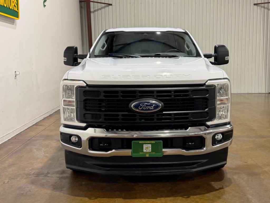 2023 Ford F-250 Image 2