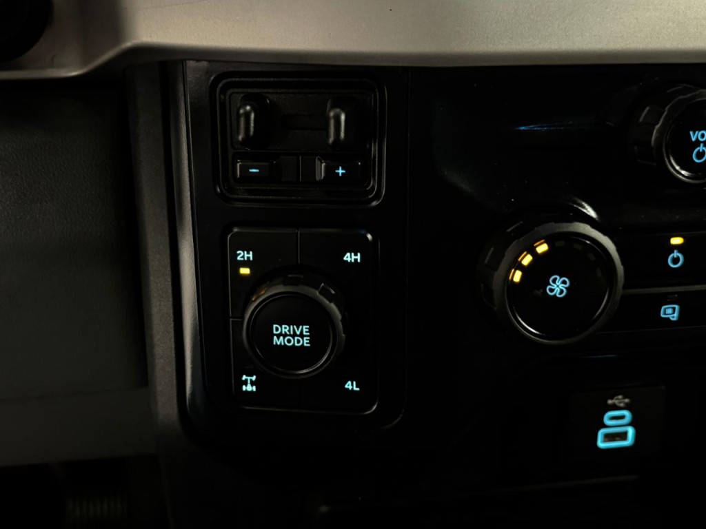 2023 Ford F-250 Image 25