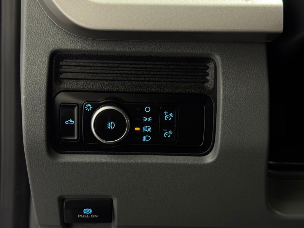 2023 Ford F-250 Image 28