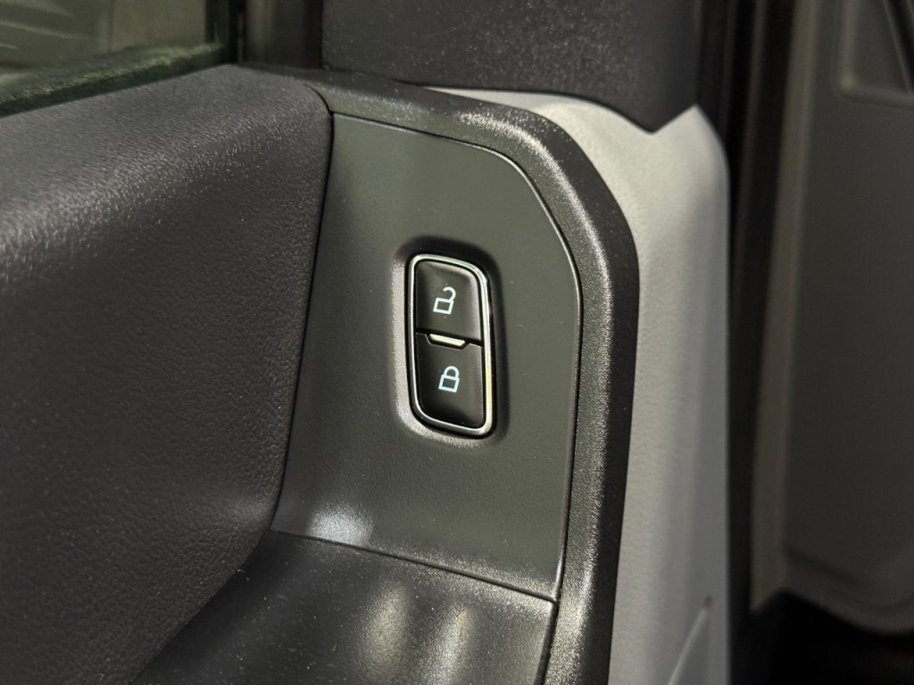 2023 Ford F-250 Image 31