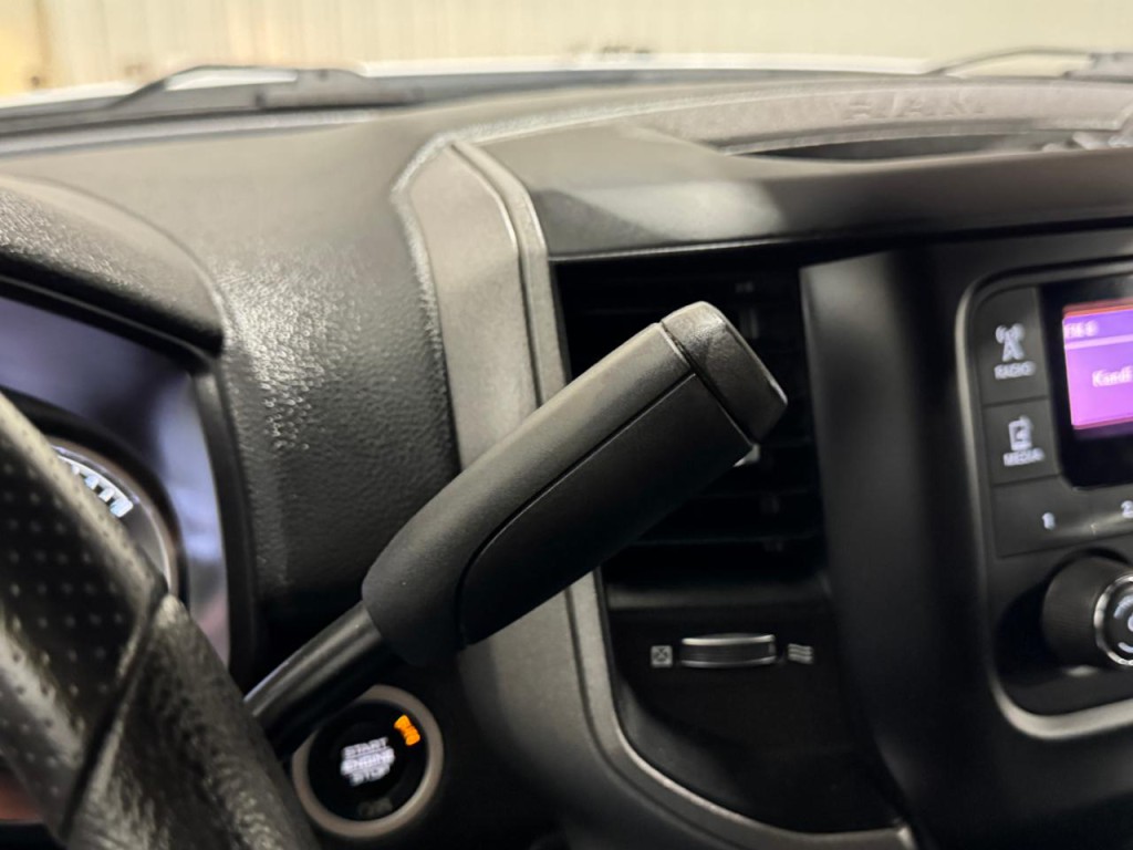 2021 RAM 3500 Image 25