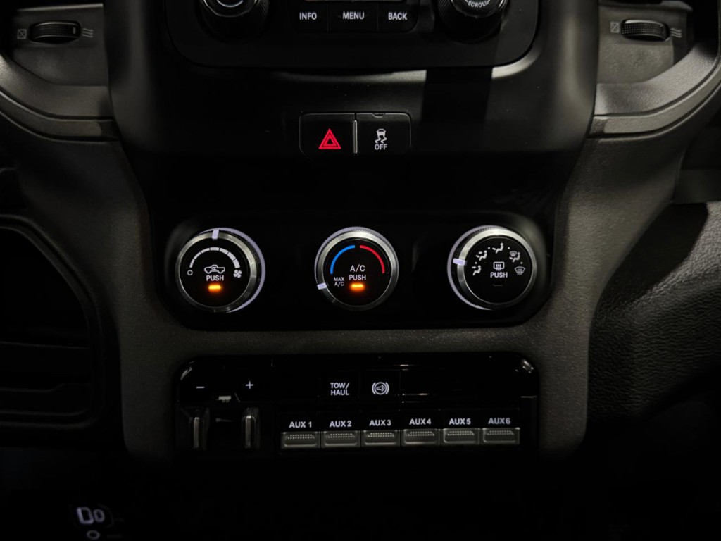 2021 RAM 3500 Image 27