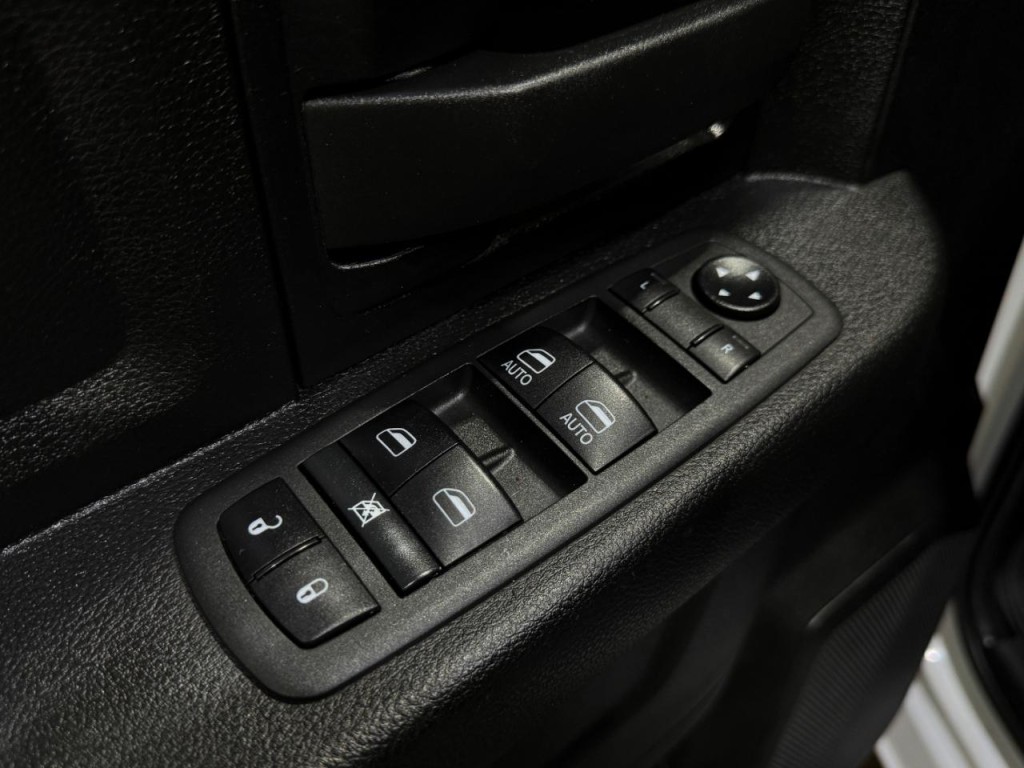 2021 RAM 3500 Image 29