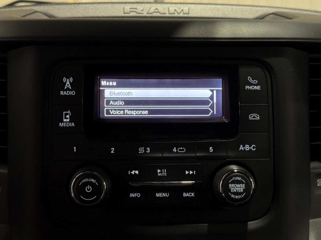 2021 RAM 3500 Image 32