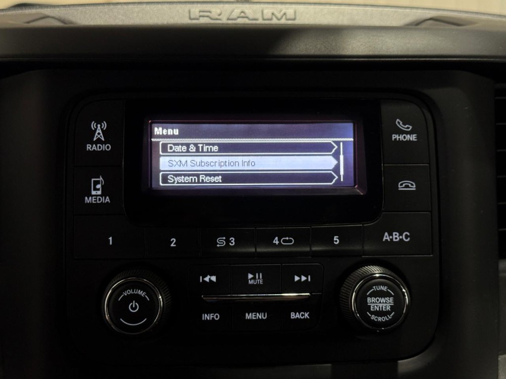 2021 RAM 3500 Image 33