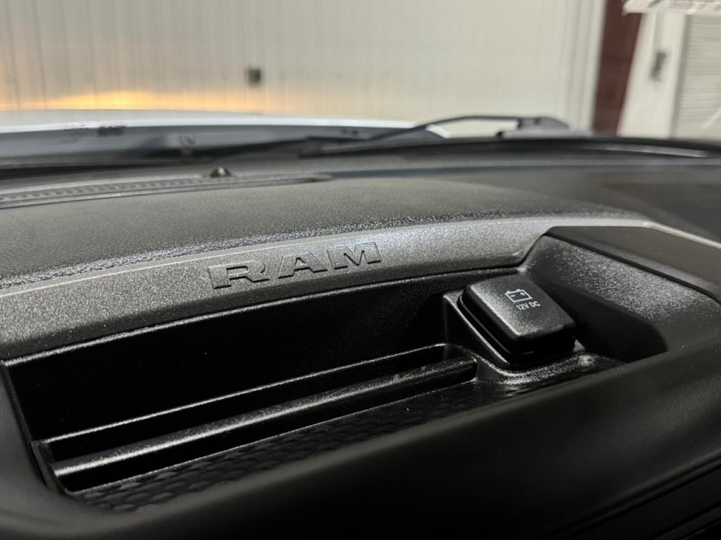 2021 RAM 3500 Image 35
