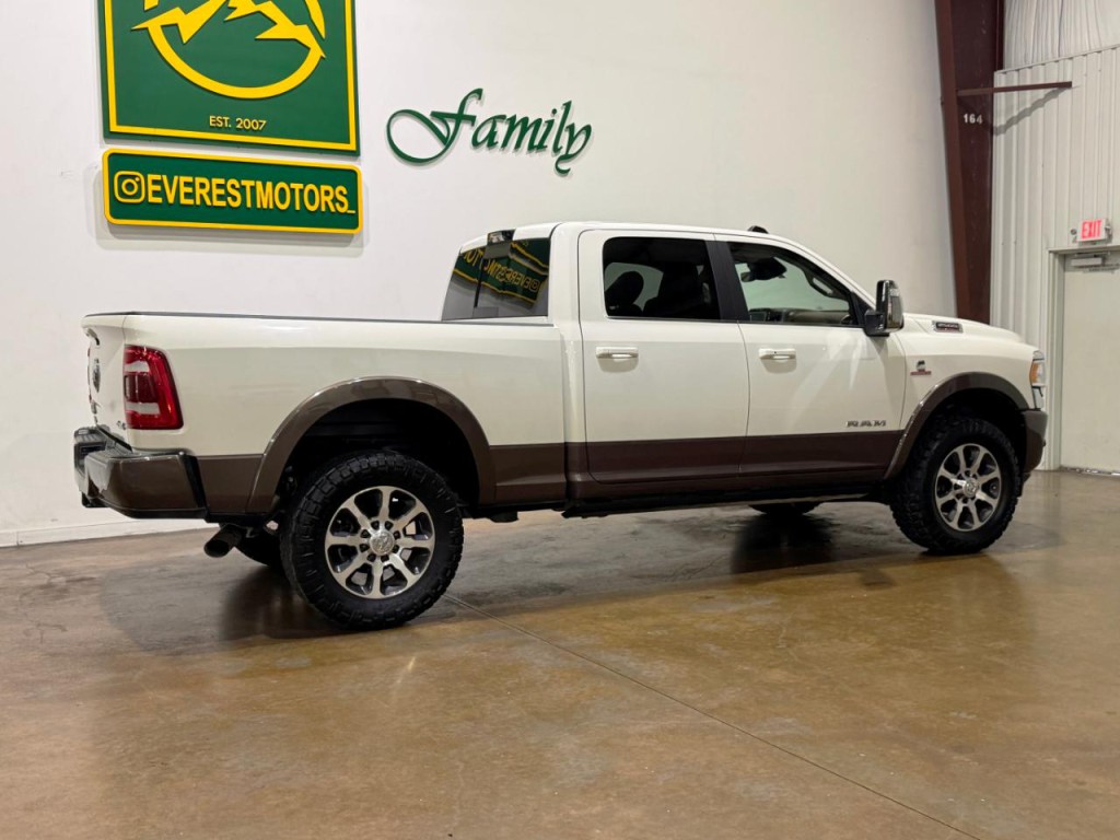 2024 RAM 2500 Image 3