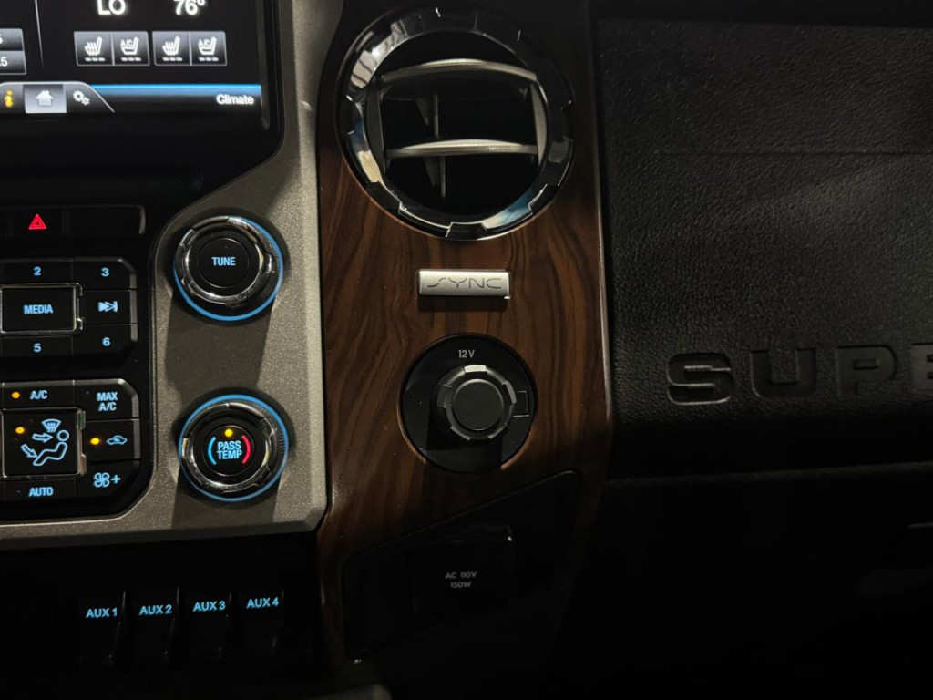 2015 Ford F-250 Image 31