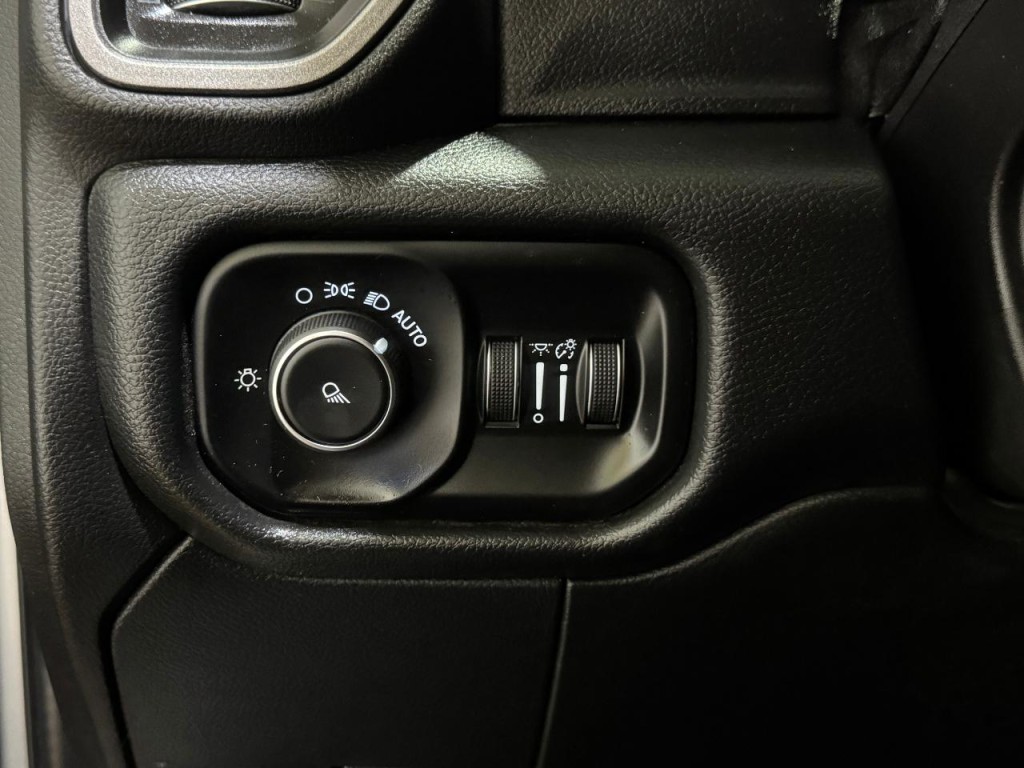 2020 RAM 3500 Image 28
