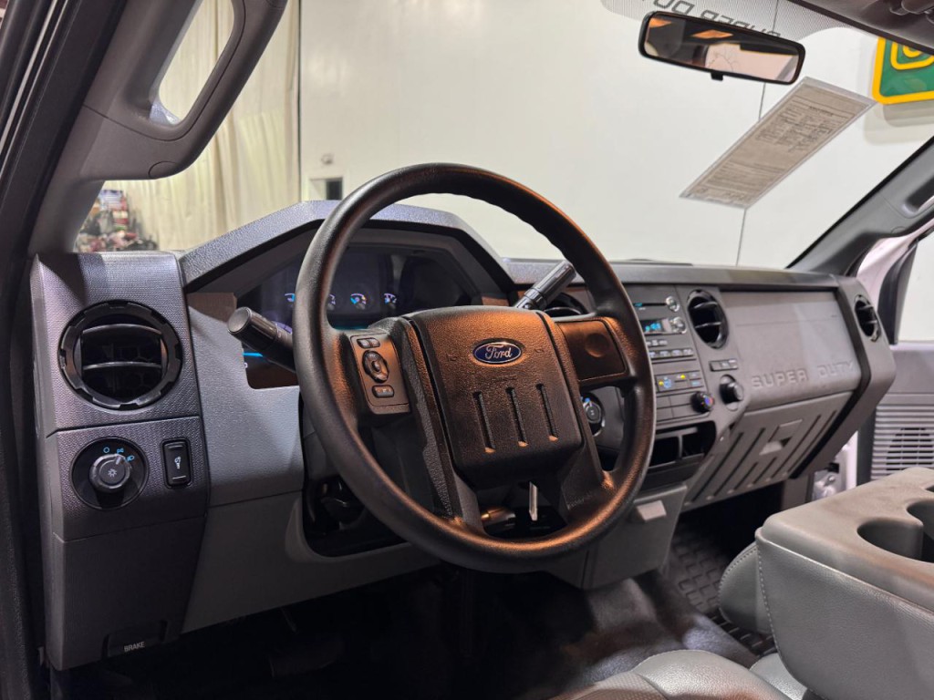 2011 Ford F-250 Image 9