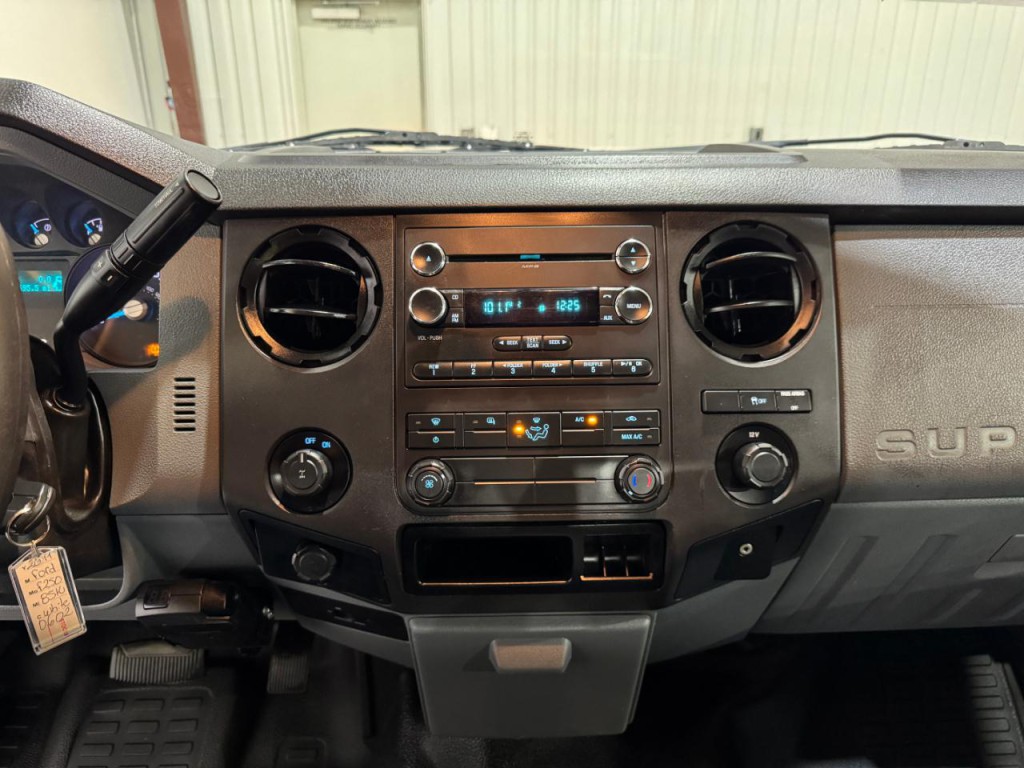 2011 Ford F-250 Image 23