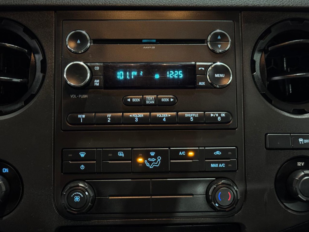 2011 Ford F-250 Image 24
