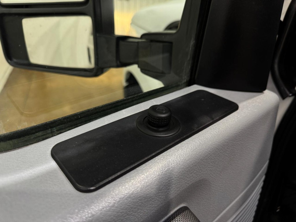 2011 Ford F-250 Image 31