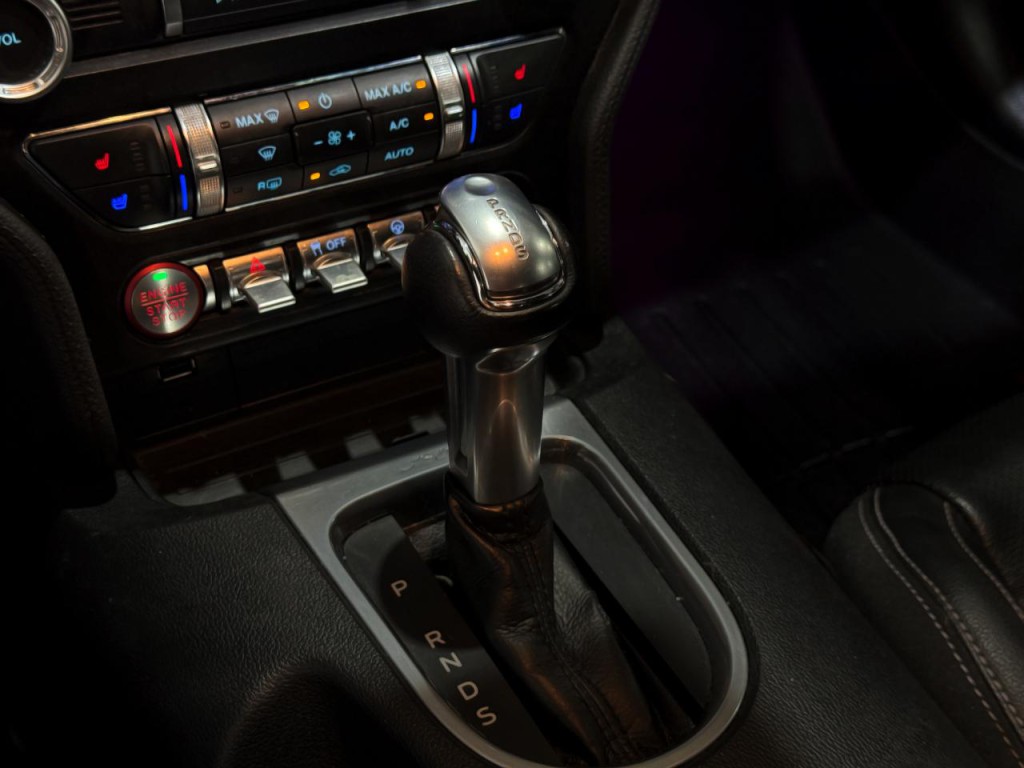 2022 Ford Mustang Image 10