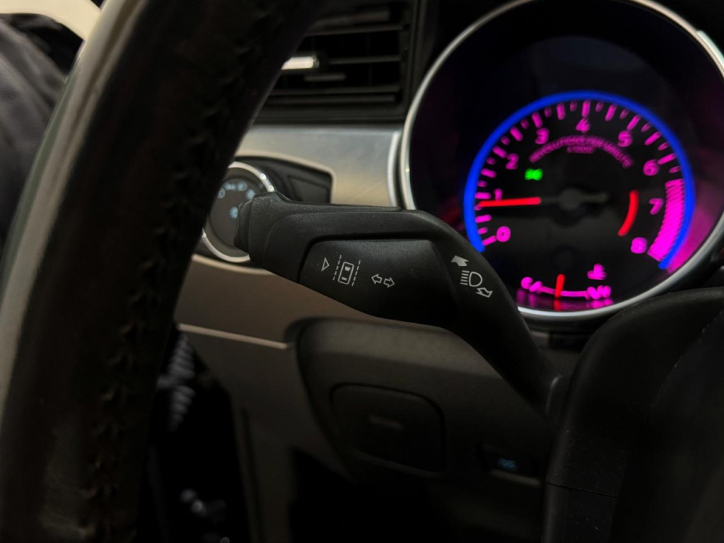 2022 Ford Mustang Image 12