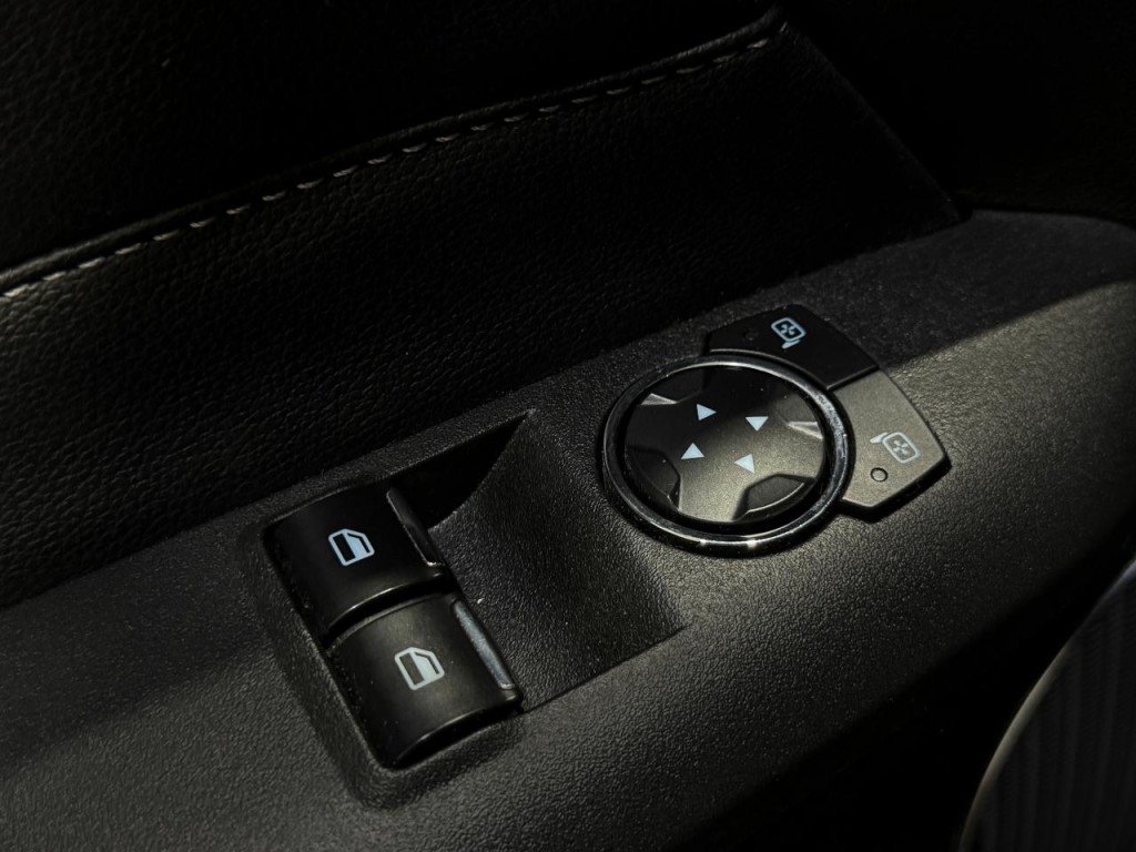 2022 Ford Mustang Image 14