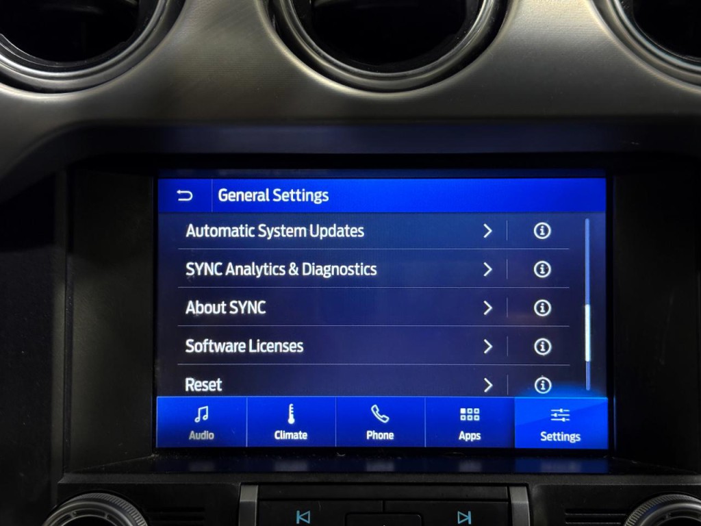 2022 Ford Mustang Image 27