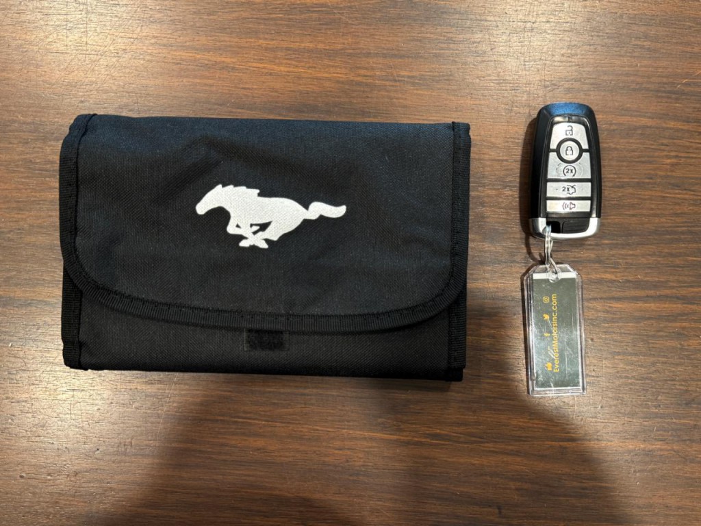 2022 Ford Mustang Image 38