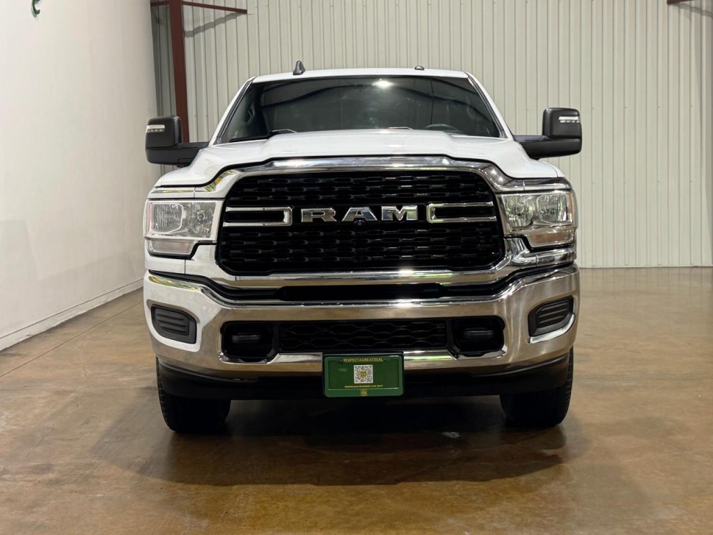 2023 RAM 3500 Image 2